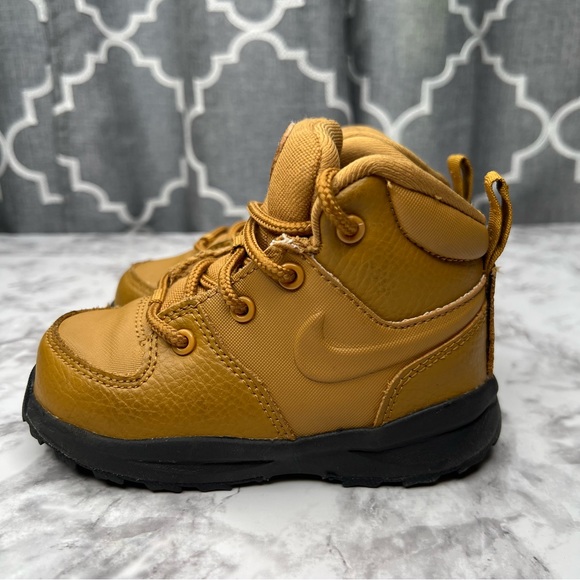 NIKE Manoa Wheat Black Little Kid Boots - Picture 7 of 8